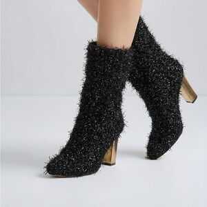 Bundle alert-Black Boots, Matching Purse. .